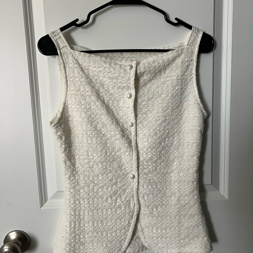 Elegant White Sleeveless Top